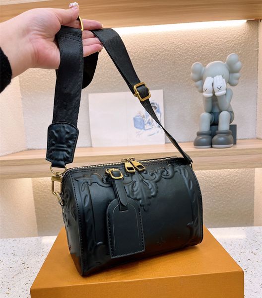 2023 women black leather shoulder bags fashion crossbody bag handbag 20cm leather
2023 women black leather shoulder bags fashion crossbody bag handbag 20cm leather