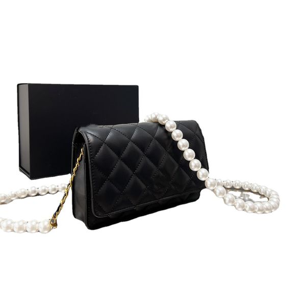 c fashion women's shoulder bag luxury designer bag handheld messenger pearl chain leather comfortable and soft
c fashion women's shoulder bag luxury designer bag handheld messenger pearl chain leather comfortable and soft