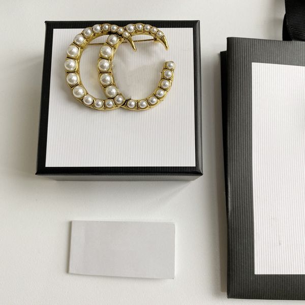 with box gold plated g-letter brooches luxury retro classic brand designers brooch pins pearl women rhinestone suit pin fashion jewelry acce, Gray
with box gold plated g-letter brooches luxury retro classic brand designers brooch pins pearl women rhinestone suit pin fashion jewelry acce, Gray