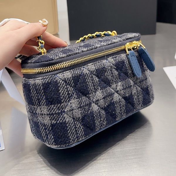 designer women tweed mini vanity with chain bag france paris luxury brand quilted trunk shoulder bags lady makeup case cosmetic box crossbod
designer women tweed mini vanity with chain bag france paris luxury brand quilted trunk shoulder bags lady makeup case cosmetic box crossbod