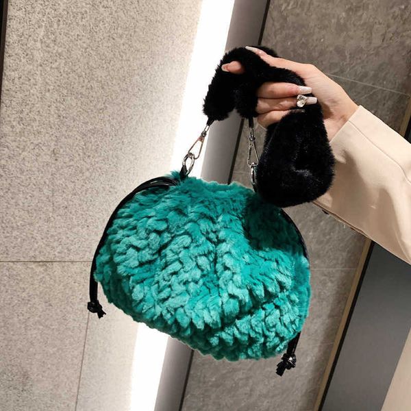 plush fur shoulder bag winter fashion new women's 2022 small tote female handbags and purses travel bucket s
plush fur shoulder bag winter fashion new women's 2022 small tote female handbags and purses travel bucket s