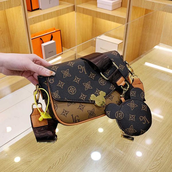 handbag factory wholesale retail bag women's 2023 new one-shoulder cross-body fashion letter small square contrast color foreign net re
handbag factory wholesale retail bag women's 2023 new one-shoulder cross-body fashion letter small square contrast color foreign net re