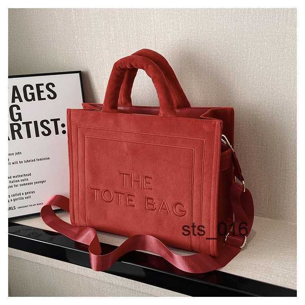 shoulder bags plush for women winter letter large capacity tote versatile casual hand messenger t2302144
shoulder bags plush for women winter letter large capacity tote versatile casual hand messenger t2302144