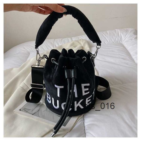 women's bucket bags plush autumn and winter small out of the street handbag fashion one shoulder messenger t2302141
women's bucket bags plush autumn and winter small out of the street handbag fashion one shoulder messenger t2302141