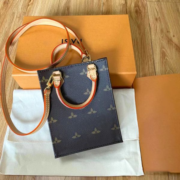 luxurys designers petit sac plat m81295 totes tote fashion linen bags classic travel crossbody shopping famous wallet purses shoulder remova
luxurys designers petit sac plat m81295 totes tote fashion linen bags classic travel crossbody shopping famous wallet purses shoulder remova