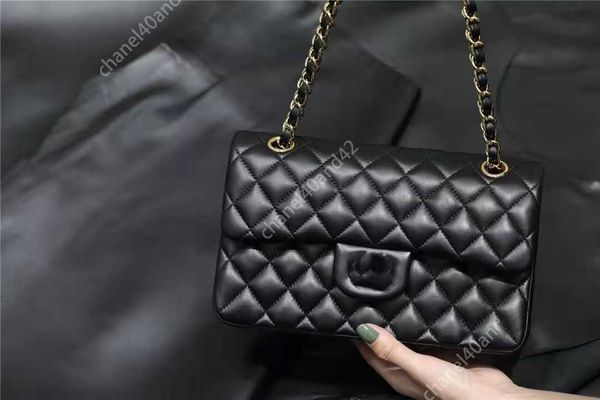 7a custom luxury brand handbag channel women's bag 2021 leather gold chain crossbody 2.55cm black and white pink cattle clip2023
7a custom luxury brand handbag channel women's bag 2021 leather gold chain crossbody 2.55cm black and white pink cattle clip2023