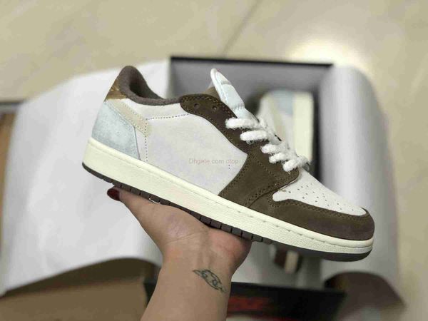 2023 1 retro low og year of the rabbit mens womens 1s sports shoes zoom air sail university red brown sneakers dv1312-200 for size eur 36-46
2023 1 retro low og year of the rabbit mens womens 1s sports shoes zoom air sail university red brown sneakers dv1312-200 for size eur 36-46