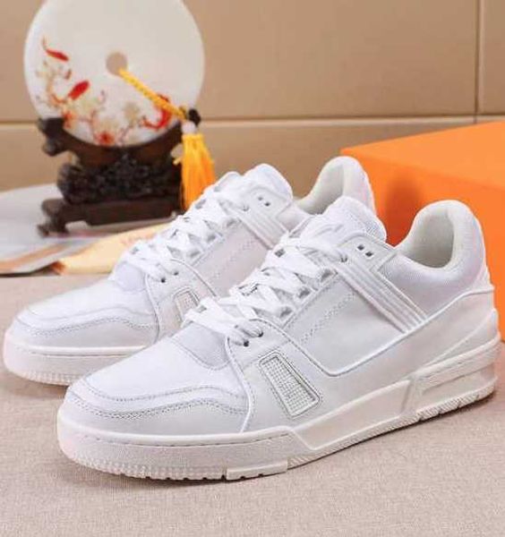 luxury designer platform casual shoes embossed trainer sneaker triple white pink sky blue black green yellow denim mens sneakers womans trai
luxury designer platform casual shoes embossed trainer sneaker triple white pink sky blue black green yellow denim mens sneakers womans trai