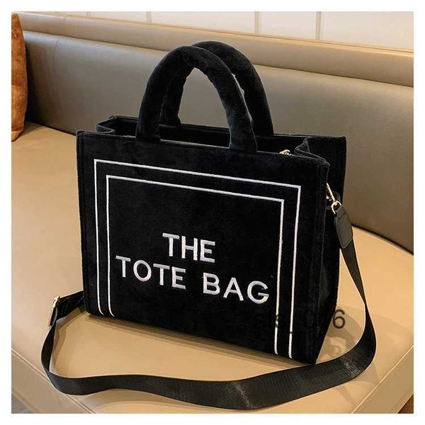 shoulder bags plush for women winter letter large capacity tote versatile casual hand messenger t2302141
shoulder bags plush for women winter letter large capacity tote versatile casual hand messenger t2302141
