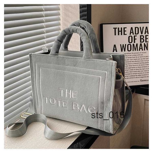 shoulder bags plush for women winter letter large capacity tote versatile casual hand messenger t2302145
shoulder bags plush for women winter letter large capacity tote versatile casual hand messenger t2302145