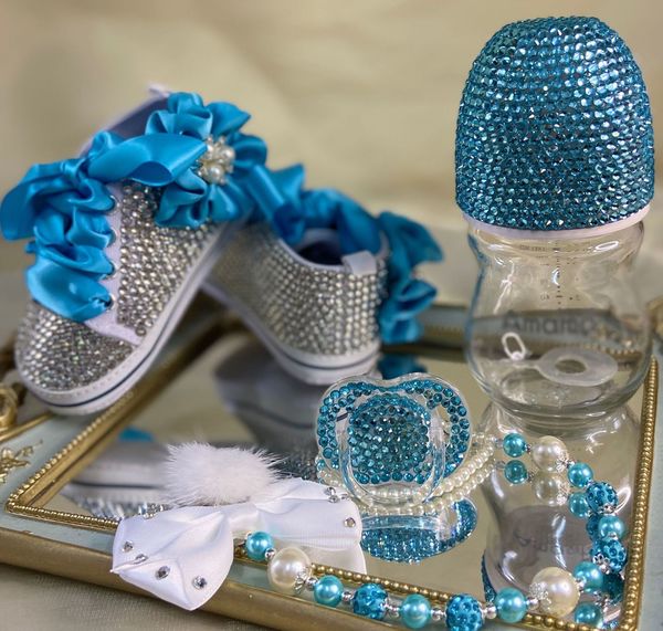 first walkers dollbling baby luxury bottles and shoes headband set keepsake diamond tutu outfit red bottom little girl baptism shoes 230213
first walkers dollbling baby luxury bottles and shoes headband set keepsake diamond tutu outfit red bottom little girl baptism shoes 230213