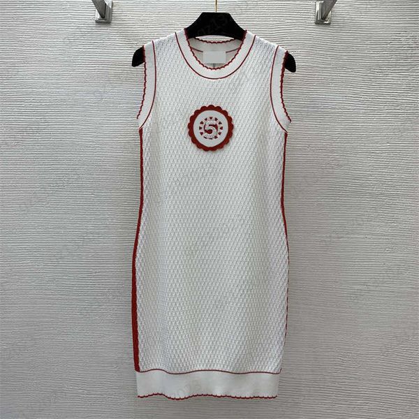 knitting dress chest sunflower decoration sleeveless dress color striped corset waist cutting slim maxiskit 3 colors dress women summer, Black;gray
knitting dress chest sunflower decoration sleeveless dress color striped corset waist cutting slim maxiskit 3 colors dress women summer, Black;gray