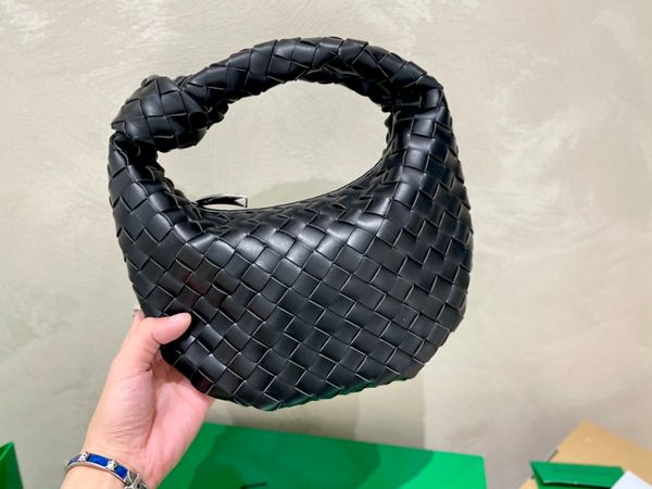2023 b-brand women's designer luxury shoulder it-bag the latest fashion autumn and winter leather underarm bags
2023 b-brand women's designer luxury shoulder it-bag the latest fashion autumn and winter leather underarm bags