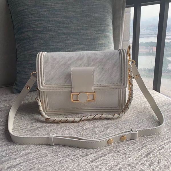shoulder bags delicate knockoff designer shoulder bag dauphine mm 25cm luxury chain bag m56141 with box yl032
shoulder bags delicate knockoff designer shoulder bag dauphine mm 25cm luxury chain bag m56141 with box yl032