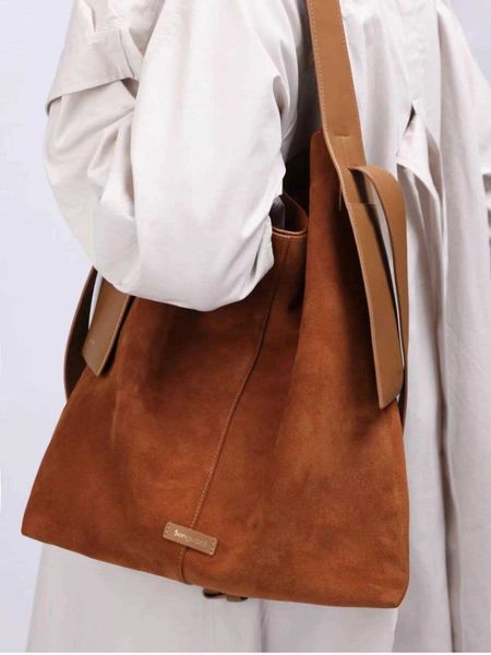 songsong suede ear bag 2023 new high-capacity real leather bag single-shoulder cross-body commuter bag tote bag for women
songsong suede ear bag 2023 new high-capacity real leather bag single-shoulder cross-body commuter bag tote bag for women
