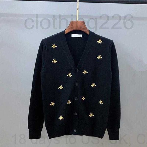 designer european and american jacquard knit cardigan jacket small bee gold thread embroidery sweater v-neck slim y200917, White;black
designer european and american jacquard knit cardigan jacket small bee gold thread embroidery sweater v-neck slim y200917, White;black