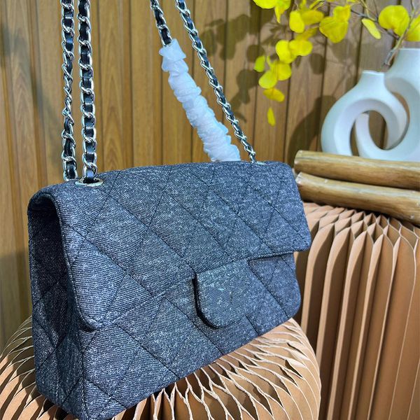 new style woman bags luxury handbag lady classic quilting fashion shopping wallets designer shoulder bag cowboy purses crossbody messenger b
new style woman bags luxury handbag lady classic quilting fashion shopping wallets designer shoulder bag cowboy purses crossbody messenger b
