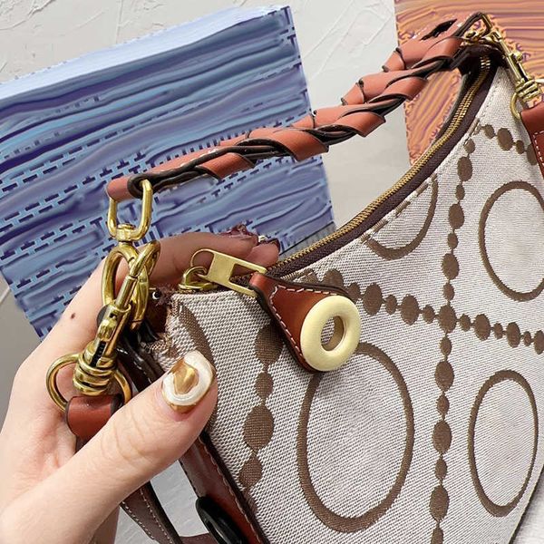 the tote bag leather handbag luxury bag designer totes vintage travel shoulder crossbody purses women shopping bags wallet 230214
the tote bag leather handbag luxury bag designer totes vintage travel shoulder crossbody purses women shopping bags wallet 230214