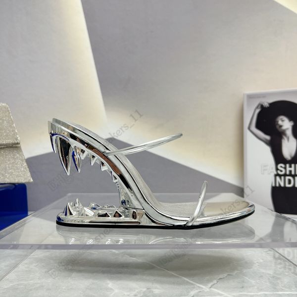 gcds flip flops women's wedge sandals with jaw shape beast teeth design shaped heel high heel sandals gold metal heels fashion luxury d, Black
gcds flip flops women's wedge sandals with jaw shape beast teeth design shaped heel high heel sandals gold metal heels fashion luxury d, Black