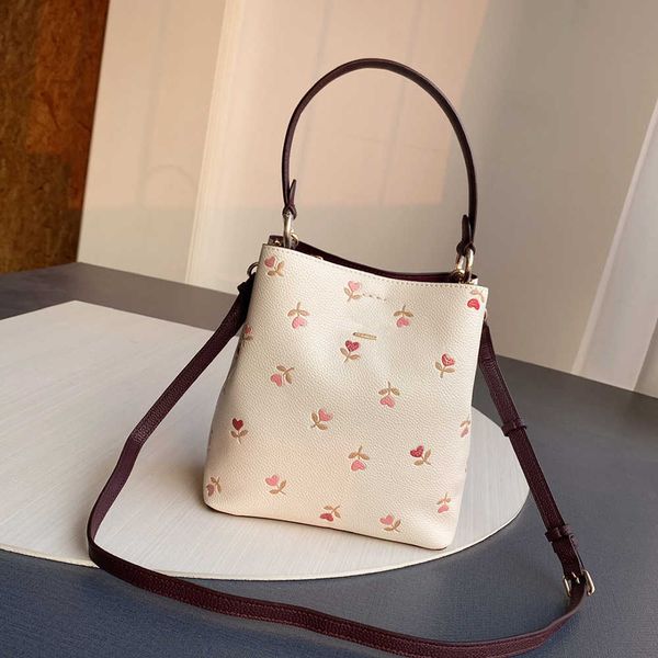 new designer bag fashion totes c-letter womens shoulder tote bag print leather purse handbag women upgraded version bucket bags flowers with
new designer bag fashion totes c-letter womens shoulder tote bag print leather purse handbag women upgraded version bucket bags flowers with