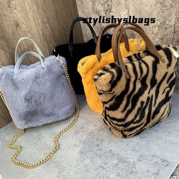 shoulder bags fashion women solid color shoulder bag 2021 winter soft plush bucket bag faux fur shopping bag large capacity fluffy chain bag
shoulder bags fashion women solid color shoulder bag 2021 winter soft plush bucket bag faux fur shopping bag large capacity fluffy chain bag