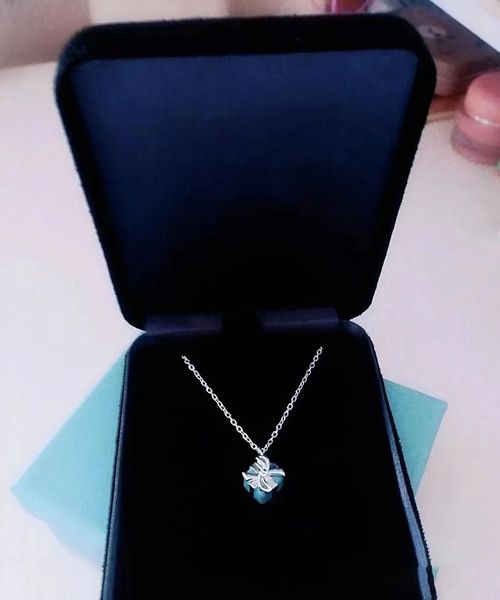 heart gold cross women diamond pendant set 18k necklace designer fine jewelry chain clovers gold designer jewlery screw love bangle luxe jew, Silver
heart gold cross women diamond pendant set 18k necklace designer fine jewelry chain clovers gold designer jewlery screw love bangle luxe jew, Silver