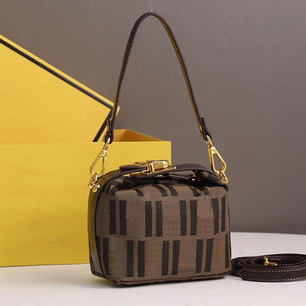 vintage makeup bag canvas bento lunch box mini bag mobile phone crossbody clutch bags women handbags square shoulder handbag large capacity, Black;red
vintage makeup bag canvas bento lunch box mini bag mobile phone crossbody clutch bags women handbags square shoulder handbag large capacity, Black;red