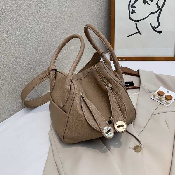 lindi new pillow bag fashion one-shoulder diagonal portable doctor 2023 versatile mother bag lindi cowhide docgsak
lindi new pillow bag fashion one-shoulder diagonal portable doctor 2023 versatile mother bag lindi cowhide docgsak