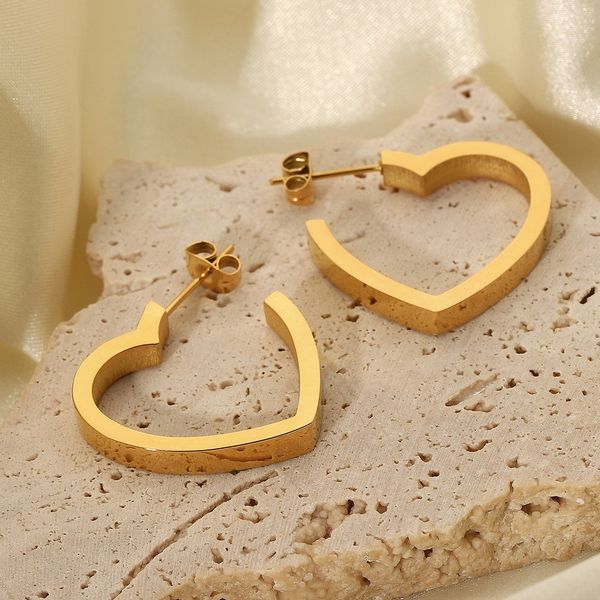 18k gold earrings stainless steel heart stud catwalk collocation explosive valentine's day confession titanium steel earrings ins popul, Golden;silver
18k gold earrings stainless steel heart stud catwalk collocation explosive valentine's day confession titanium steel earrings ins popul, Golden;silver