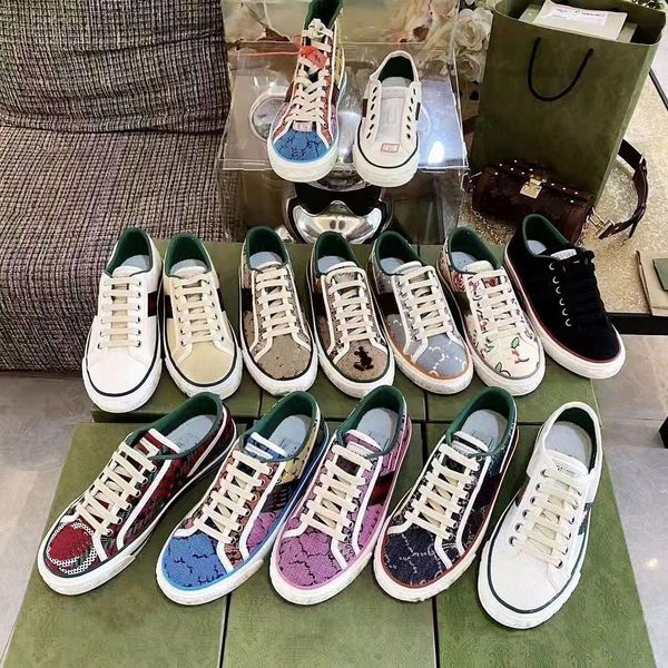 with box designer sneakers ggity shoes men and woman canvas high-shoes 1977 model 32 models sports combine the famous designer te gl, Black
with box designer sneakers ggity shoes men and woman canvas high-shoes 1977 model 32 models sports combine the famous designer te gl, Black