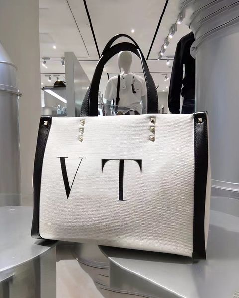 luxurys designers tote shoulder hangbag large shopping bags nylon crossbody bag woman straw totes beach bags handbags lady weekend pochette
luxurys designers tote shoulder hangbag large shopping bags nylon crossbody bag woman straw totes beach bags handbags lady weekend pochette