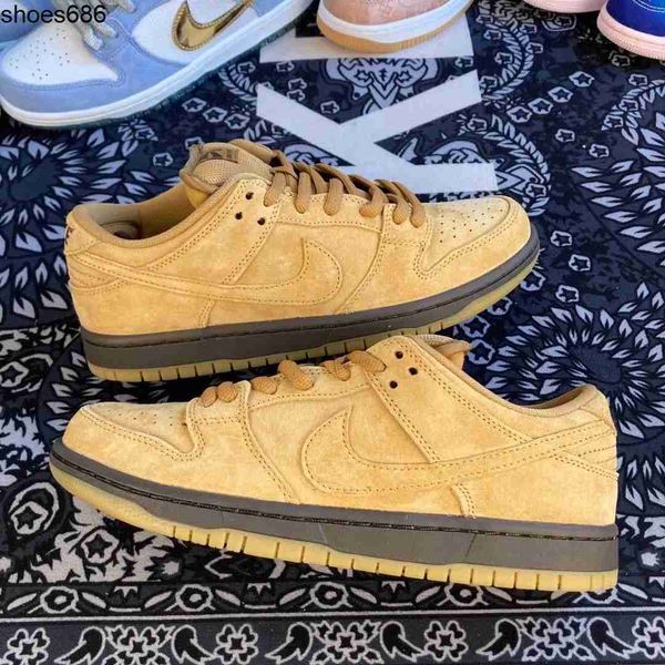dunks wheat super-thick tongue plate shoes with soft soles for men and women wear resistant low-squeaky casual shoes, Black
dunks wheat super-thick tongue plate shoes with soft soles for men and women wear resistant low-squeaky casual shoes, Black