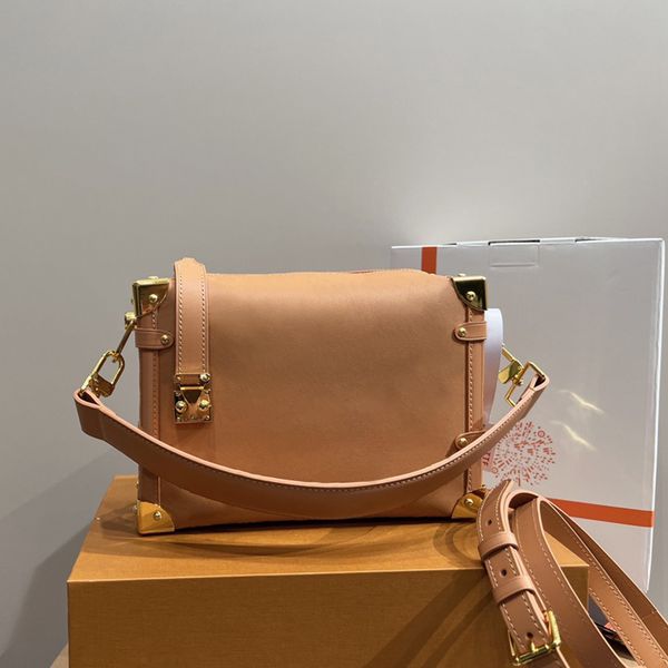 luxury bag side trunk designer handbag canvas leather denim ladies shoulder bag zipper buckle crossbody bag new 2023 m46358
luxury bag side trunk designer handbag canvas leather denim ladies shoulder bag zipper buckle crossbody bag new 2023 m46358