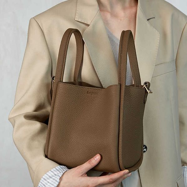 songmont bags song medium size basket women's bag small luxury women's designer cowhide large capacity portable bucket bag
songmont bags song medium size basket women's bag small luxury women's designer cowhide large capacity portable bucket bag