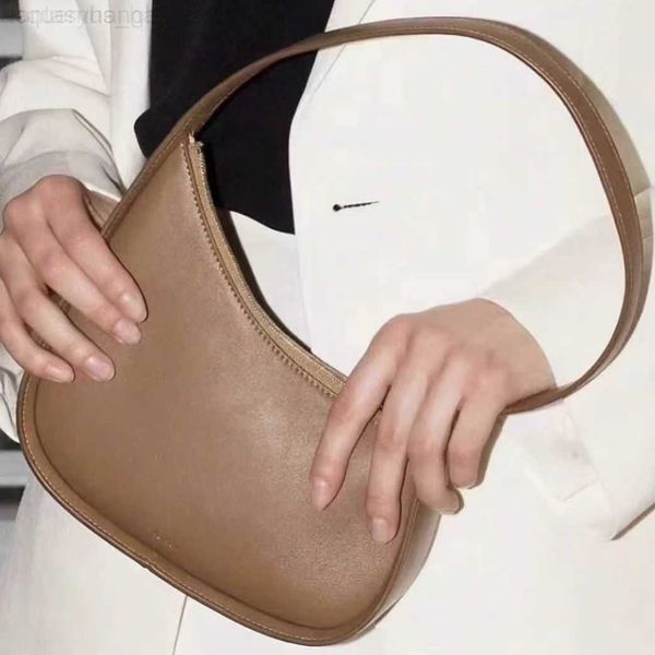 designer bags leather designer bags half moon zipper buckle extremely simple style minority irregular ken bean same armpit tote bag the row
designer bags leather designer bags half moon zipper buckle extremely simple style minority irregular ken bean same armpit tote bag the row