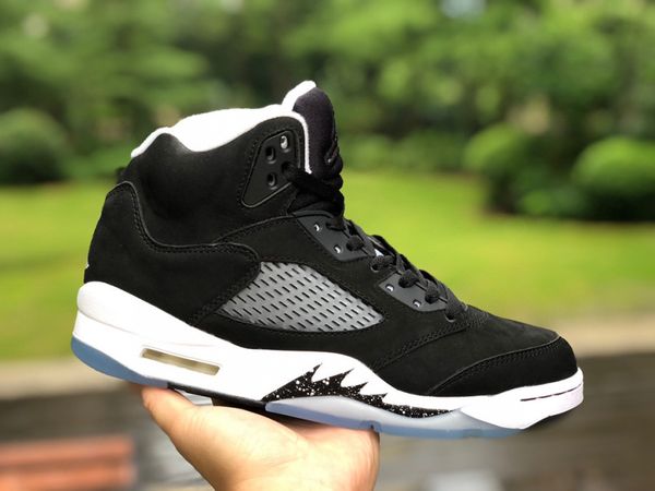original quality 5 oreo man basketball shoes r shoes 5s black white cool grey sneakers ship with box size us7-13
original quality 5 oreo man basketball shoes r shoes 5s black white cool grey sneakers ship with box size us7-13