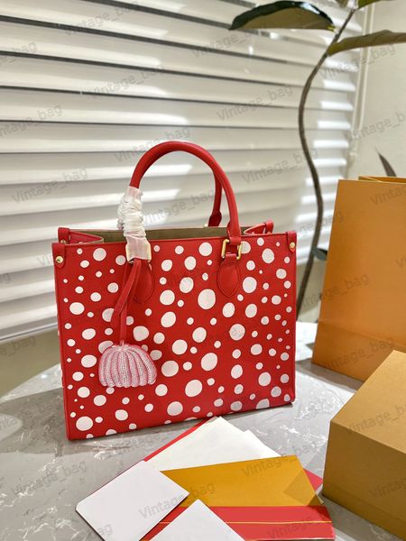 onthego pm 35cm tote bag designer women embossed flower monograms shoulder bags lady crossbody handbag m46412
onthego pm 35cm tote bag designer women embossed flower monograms shoulder bags lady crossbody handbag m46412