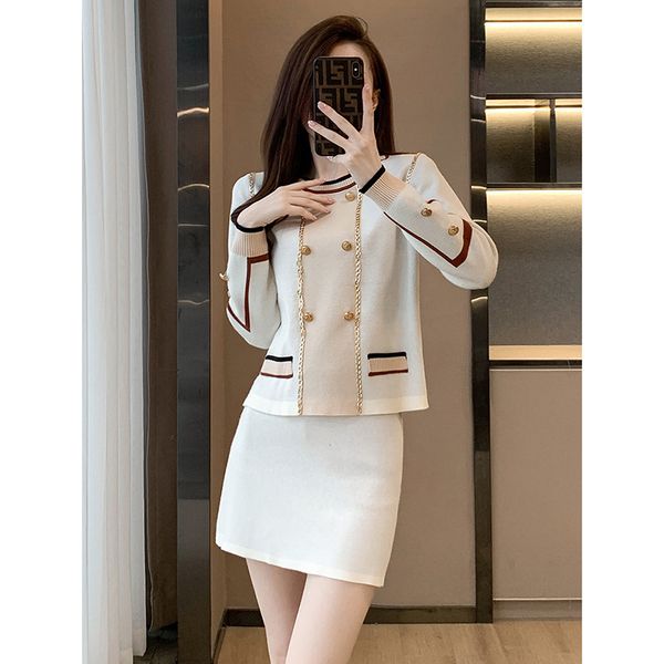 elegant knitted dress two piece sweater set women's o neck contrast long sleeve metal chain lion buttons pullover & mini skirt suit, White
elegant knitted dress two piece sweater set women's o neck contrast long sleeve metal chain lion buttons pullover & mini skirt suit, White