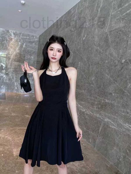 skirts&skorts designer 22 spring summer series triangular standard temperament close waist dress cross strap leak back ra84
skirts&skorts designer 22 spring summer series triangular standard temperament close waist dress cross strap leak back ra84