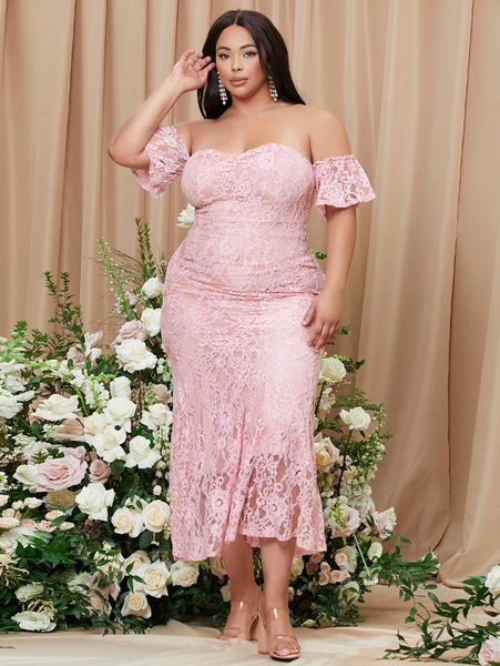 full lace mother of the bride dresses tea length off shoulder sweetheart neckline sheath wedding guest party gowns short sleeves back zipper, Black;red
full lace mother of the bride dresses tea length off shoulder sweetheart neckline sheath wedding guest party gowns short sleeves back zipper, Black;red