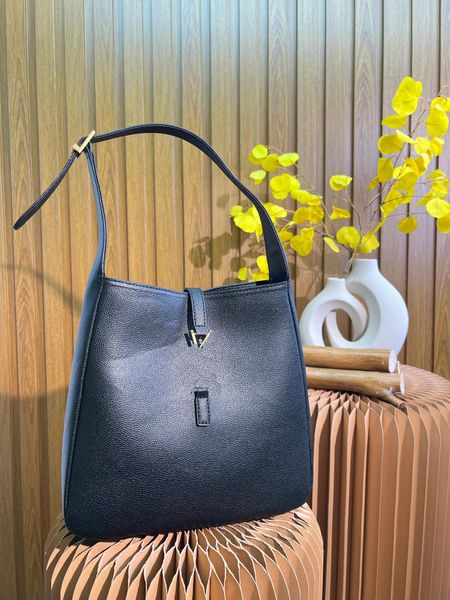 luxury designer travel shoulder bag shopping beach bags deauville genuine leather women's pearl wallet the tote bag crossbody fashion p
luxury designer travel shoulder bag shopping beach bags deauville genuine leather women's pearl wallet the tote bag crossbody fashion p