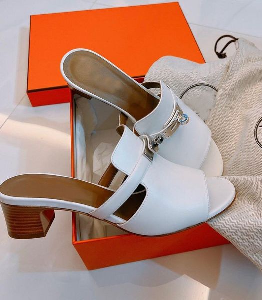 summer luxury women candy sandals shoes goatskin permabrass-plated kelly buckle flip flops brown white black slip on lady beach slippers
summer luxury women candy sandals shoes goatskin permabrass-plated kelly buckle flip flops brown white black slip on lady beach slippers