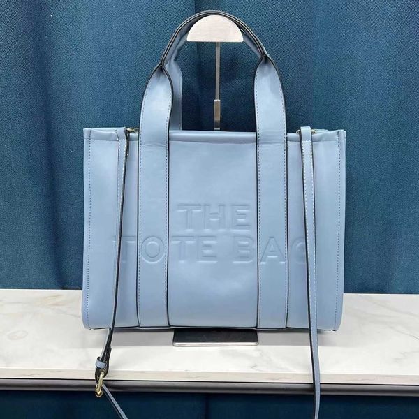 designer bag 2022 tote new fashion premium one shoulder new high appearance
designer bag 2022 tote new fashion premium one shoulder new high appearance