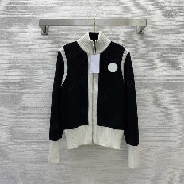 wool knitting sweater chest brand logo embroidery stand collar zipper knitted cardigan color contrast stitching design long sleeve knitwear, White;black
wool knitting sweater chest brand logo embroidery stand collar zipper knitted cardigan color contrast stitching design long sleeve knitwear, White;black