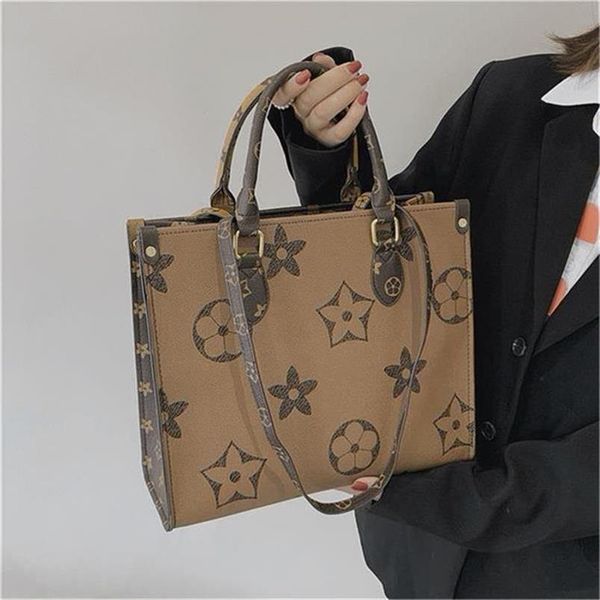2023 luxurys designer onthego embossed black flower bag women bags handbags tote shoulder handbag leather diamond even
2023 luxurys designer onthego embossed black flower bag women bags handbags tote shoulder handbag leather diamond even