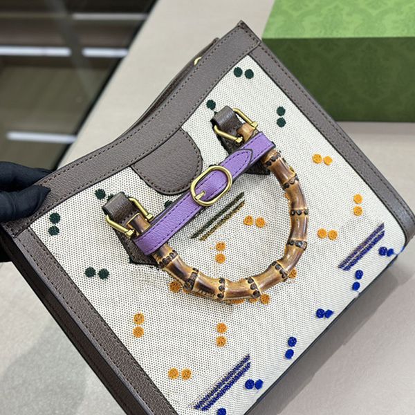 large capacity clutch diana bamboo handbag shoulder bags fashion embroidered letter printing adjustable leather shoulder strap hardware acce
large capacity clutch diana bamboo handbag shoulder bags fashion embroidered letter printing adjustable leather shoulder strap hardware acce