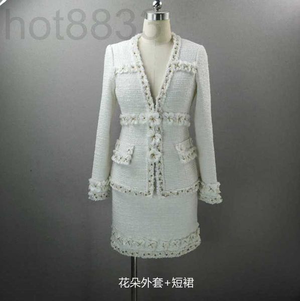 two piece dress designer autumn new women's dress celebrity flower slimming coat short skirt woolen 2-piece set zxxn, White
two piece dress designer autumn new women's dress celebrity flower slimming coat short skirt woolen 2-piece set zxxn, White