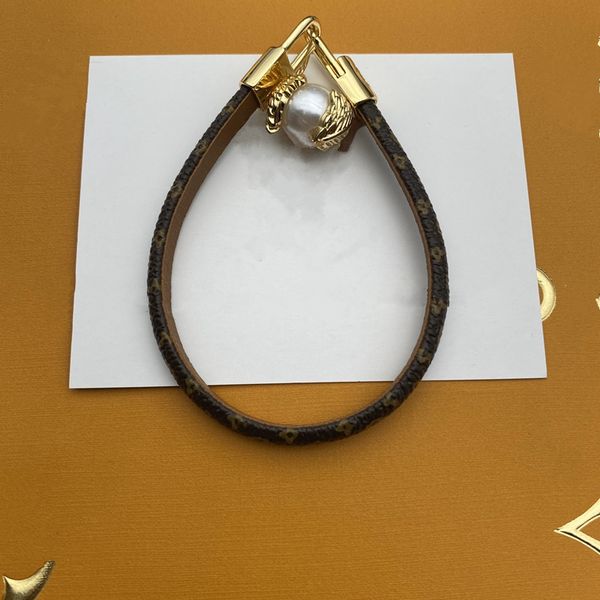 with box 22ss europe america style charm bracelets brand men women pearl leather magnetic buckle hand bracelet metal pu bangle, Golden;silver
with box 22ss europe america style charm bracelets brand men women pearl leather magnetic buckle hand bracelet metal pu bangle, Golden;silver