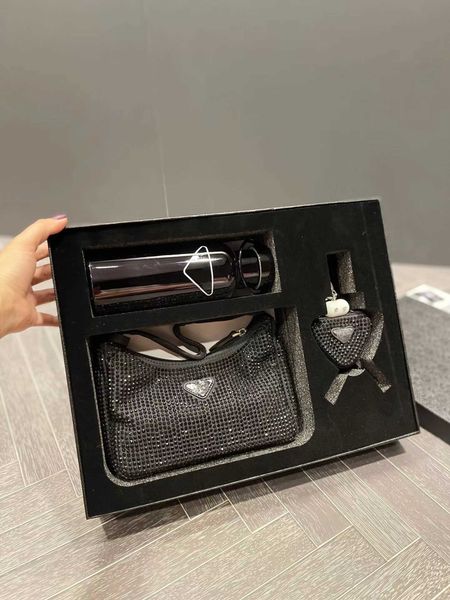tote bags designers diamond handbag shoulder bags for women mini bag pack fashion tote chains hand lady
tote bags designers diamond handbag shoulder bags for women mini bag pack fashion tote chains hand lady