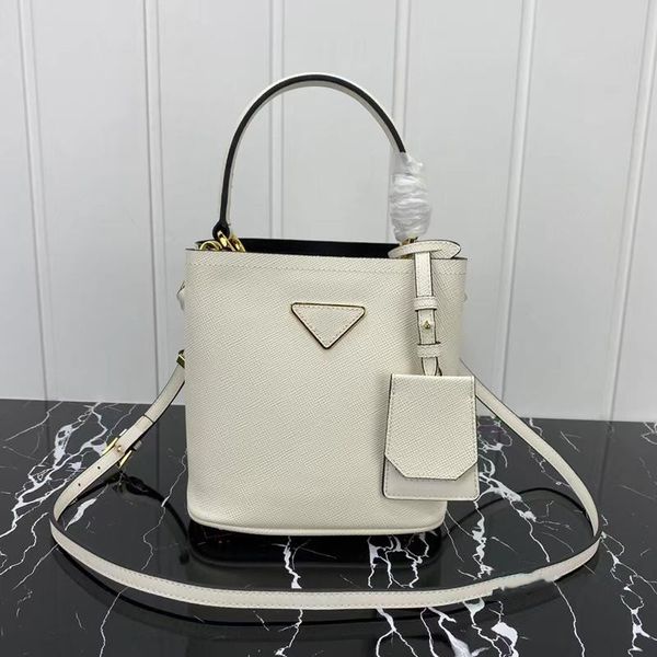designer bag pr female bucket bag crossbody portable leather cross pattern a217 mini size luxury classic fashion retro wild original
designer bag pr female bucket bag crossbody portable leather cross pattern a217 mini size luxury classic fashion retro wild original